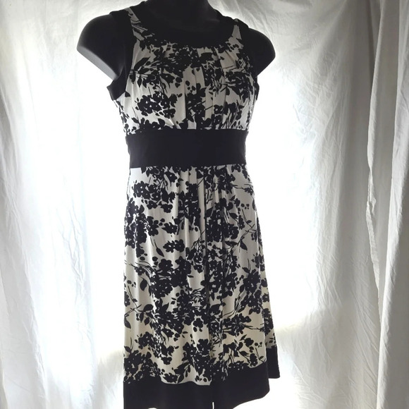 Adorable Dress - Picture 8 of 8